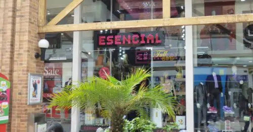 ESENCIAL PLAZA DE LAS AMERICAS BOGOTÁ ESENCIAL PLAZA DE LAS AMERICAS BOGOTÁ
